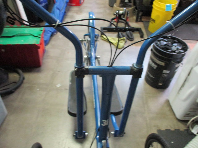 Load image into Gallery viewer, Used Street Strider 3i 20&quot; Hybrid Bicycle - Blue 3 Speed

