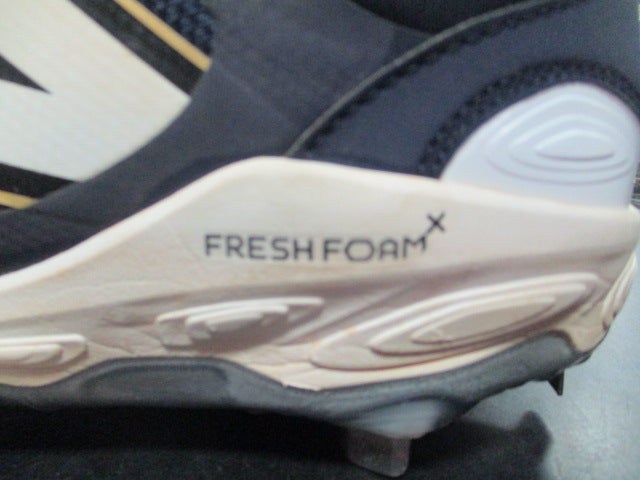 Load image into Gallery viewer, Used New Balance Fresh Foam Size 8 Metal Cleats
