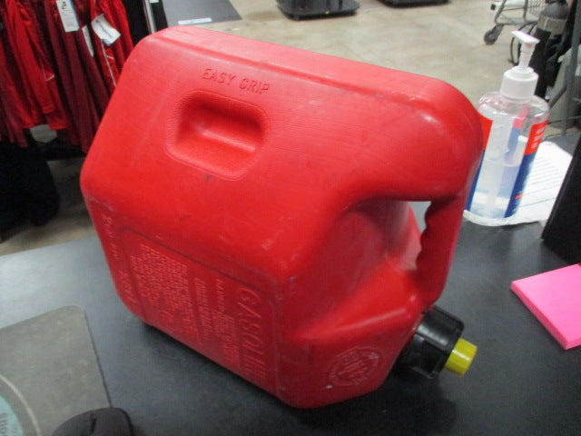 Load image into Gallery viewer, Used Blitz Gasoline Can 2 Gallon 8oz
