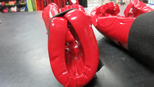 Load image into Gallery viewer, Used Used Champion Youth Small Martial Arts Taekwondo Sparring Gloves
