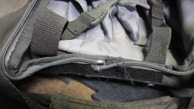 Load image into Gallery viewer, Used Demarini Momentum Wheeled Bag - Zipper problems &amp; wear
