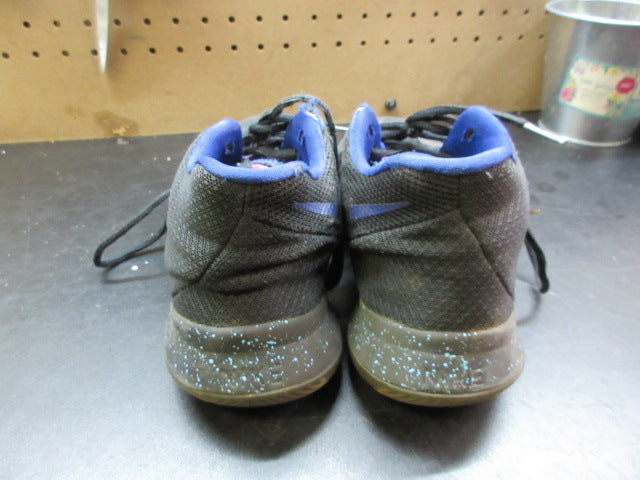 Load image into Gallery viewer, Used Nike Kyrie 3 Basketball Shoes - Size Youth 5.5
