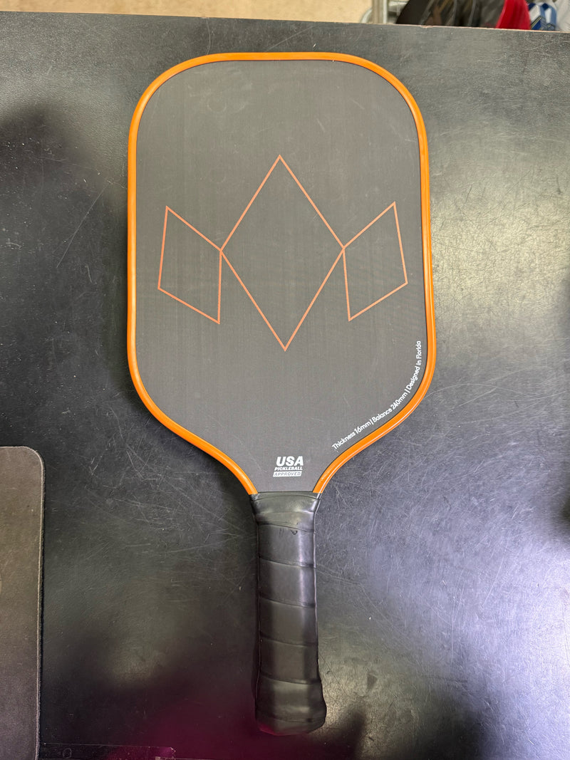 Load image into Gallery viewer, Used Diadem Warrior Edge Pickleball Paddle DEMO
