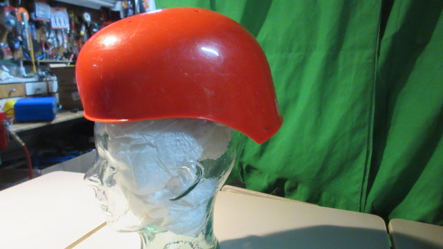 Load image into Gallery viewer, Used Vintage MacGregor Medium Umpire Helmet
