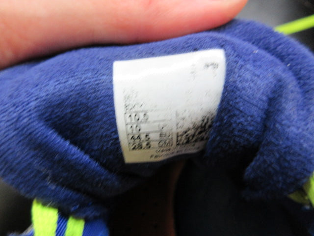 Load image into Gallery viewer, Used New Balance MD500v4 Spike Shoes - Size 10.5
