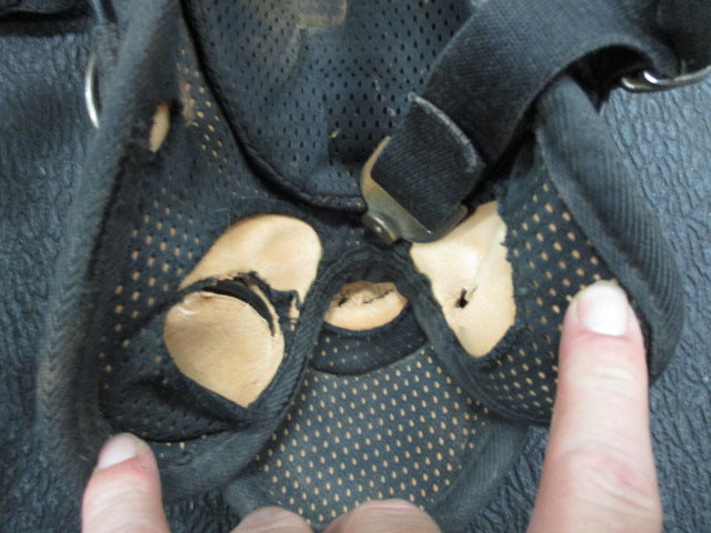 Load image into Gallery viewer, Used Easton Youth Catchers Shin Guards (Cracked)- (Has Wear)

