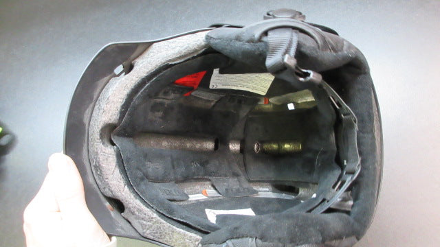 Load image into Gallery viewer, Used Smith Gage JR. Snow Helmet - Size Youth Medium
