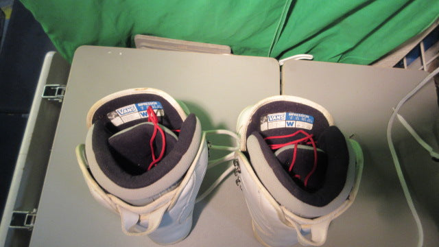 Load image into Gallery viewer, Used Vans Impression Size Womens 8 Snowboard Boots
