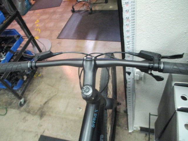 Load image into Gallery viewer, Used Specialized Sirrus X 3.0 700C 9 Speed Mountain Bike
