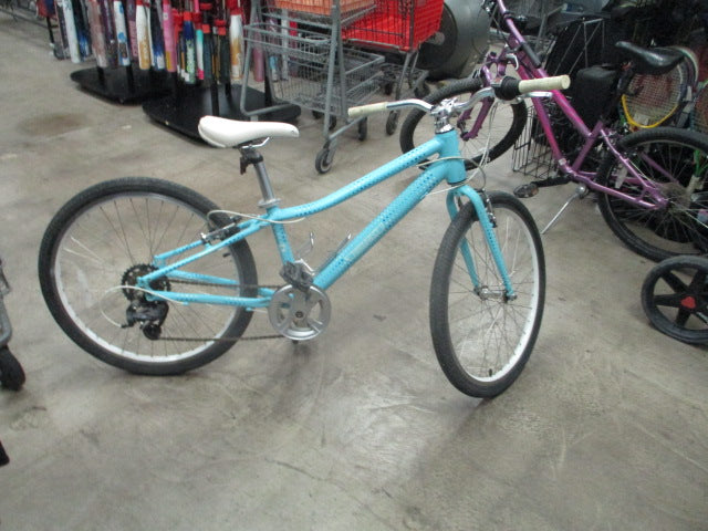 Load image into Gallery viewer, Used Guardian 24" 7 speed Bicycle
