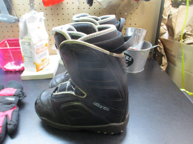 Load image into Gallery viewer, Used Atlantis BOA Snowboard Boots Size 4

