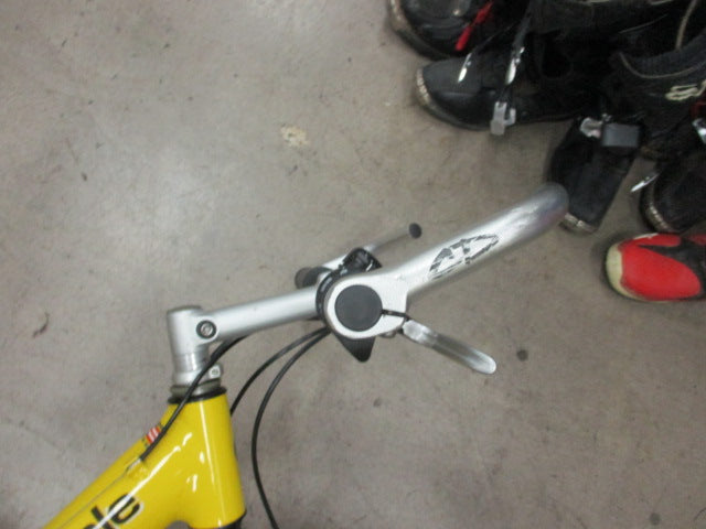 Load image into Gallery viewer, Used Cannondale Super V 500 21-Speed Mountain Bike
