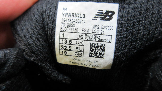 Load image into Gallery viewer, Used New Balance Running Shoes - Youth Size 1 - Grey
