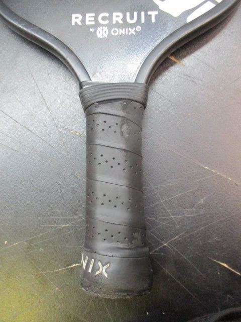 Load image into Gallery viewer, Used Recruit by ONIX Pickleball V3 Paddle
