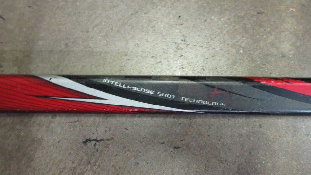 Load image into Gallery viewer, Used Bauer Vapor Apex 63&quot; Hockey Stick - RH - small tip wear
