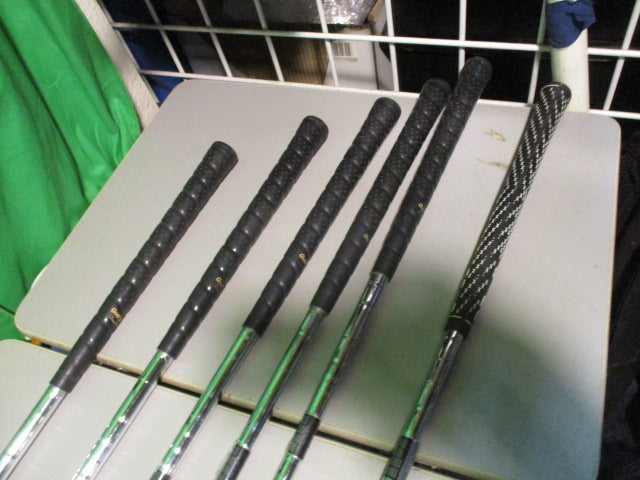 Load image into Gallery viewer, Used Ping I3 O Size  red Dot 4-9 Iron RH Steel shaft
