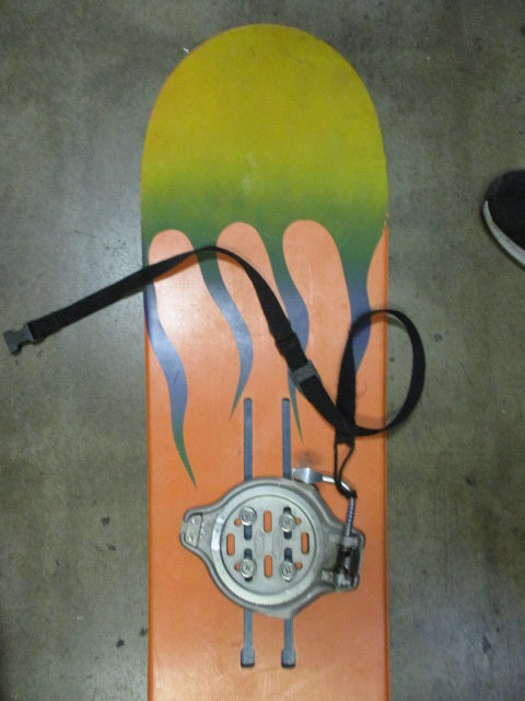 Load image into Gallery viewer, Used REV Directional 148Cm Snowboard W K2 Clicker bindings
