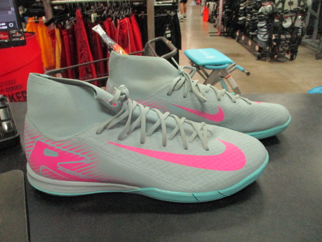 Load image into Gallery viewer, Used Nike AirZoom Indoor Soccer Shoes Size 10
