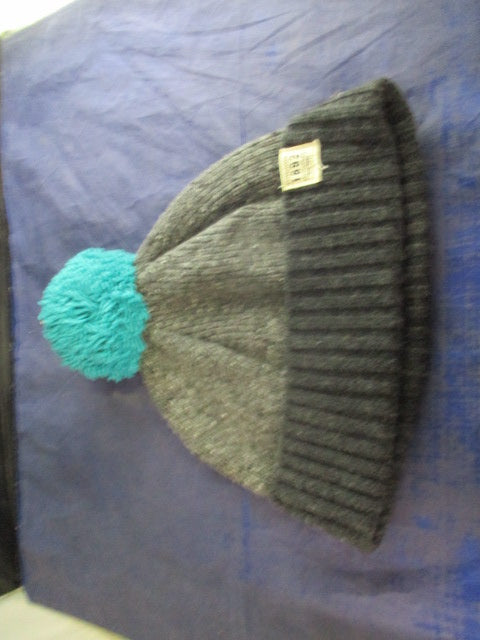 Load image into Gallery viewer, Used Hollister Beanie

