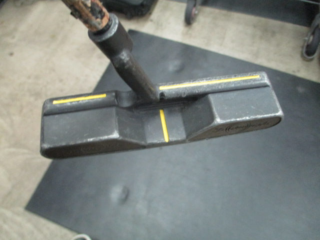 Load image into Gallery viewer, Used Slotline High Moment 36&quot; Putter - RH
