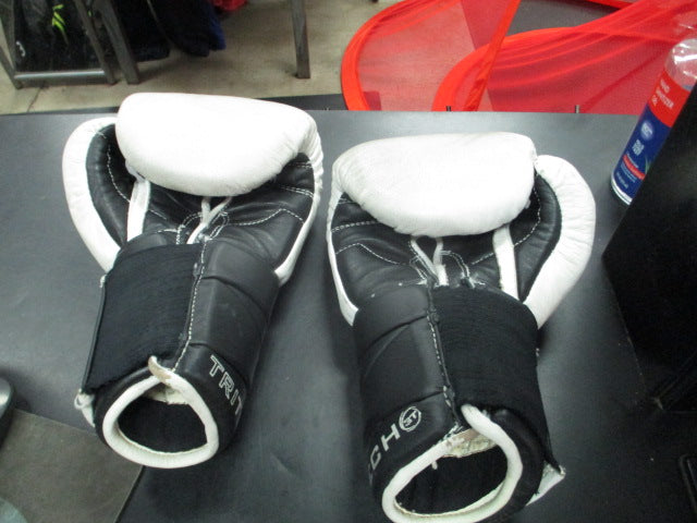 Load image into Gallery viewer, Used Fighting Tri Tec 3T 16Oz Boxing Gloves
