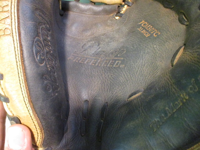 Load image into Gallery viewer, Used Rawlings Player prefered 33&quot; Catchers Glove - RHT
