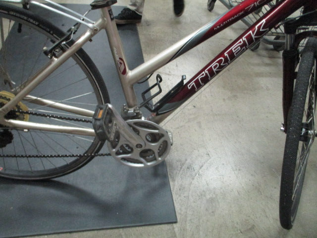 Load image into Gallery viewer, Used Trek Multitrack 7100 700C 21 Speed Bicycle

