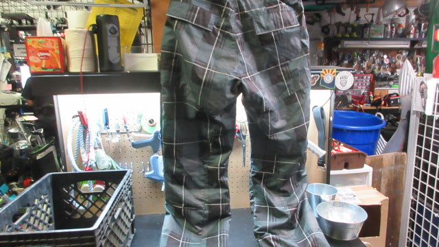 Load image into Gallery viewer, Used Triple Nickel Snow Pants - Size Large

