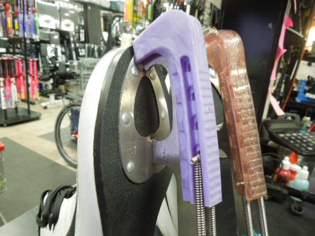Load image into Gallery viewer, Used Lake Placid Figure Skates On Imperial Elite Blades Size 9
