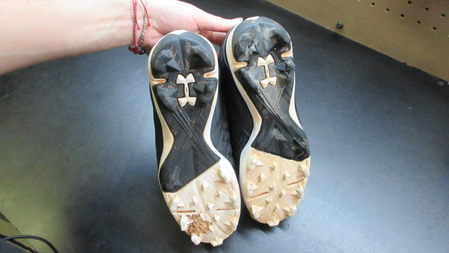 Load image into Gallery viewer, Used Under Armour Baseball Cleats - Size Youth 5
