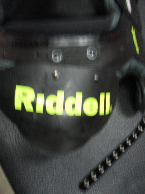 Load image into Gallery viewer, Used Riddell Shoulder Pads with Back Pad Size Large (100) 13&quot;-14&quot;

