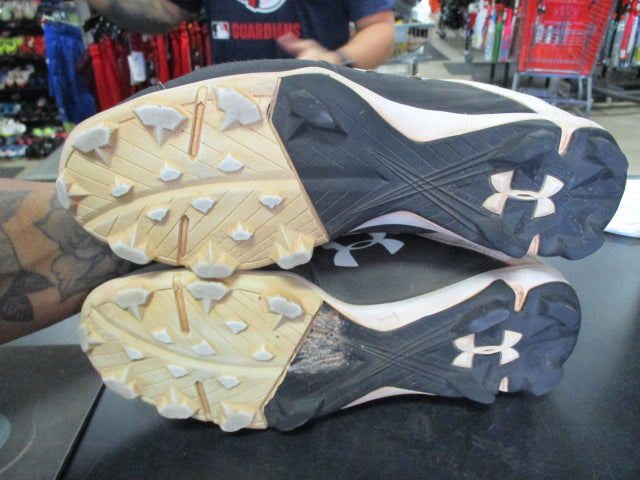 Load image into Gallery viewer, Used Under Armour Leadoff Size 8.5 Cleats (No Insoles)

