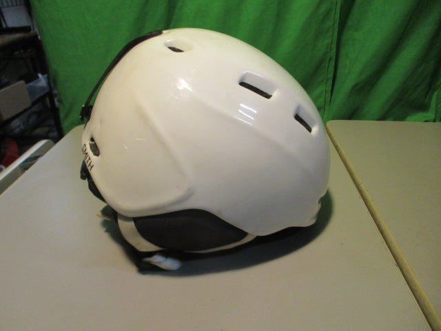 Load image into Gallery viewer, Used Smith Zoom JR Youth Medium 53-58cm Snow Helmet
