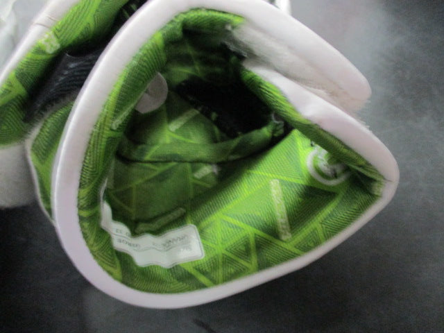 Load image into Gallery viewer, Used Maverik M5 Lacrosse Gloves Size Large
