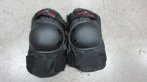 Used Eight Ball Elbow Pads By Triple Eight Youth S/M