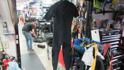Used O'Neill Hyperfreak 2mm Wetsuit Size XL
