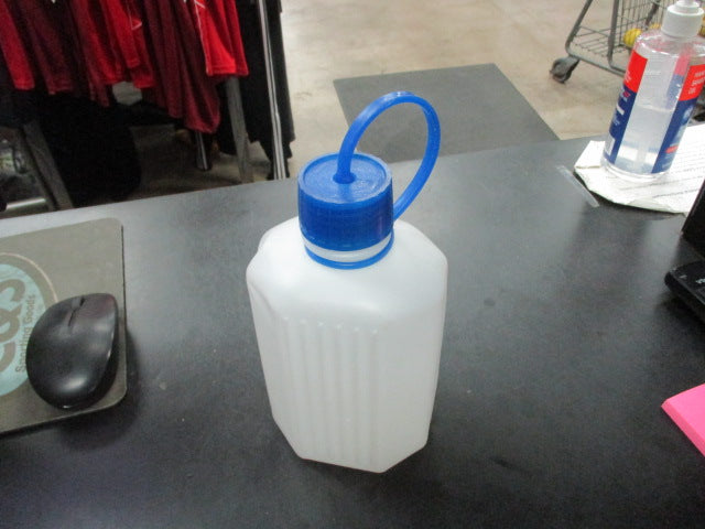 Load image into Gallery viewer, Used Water Bottle
