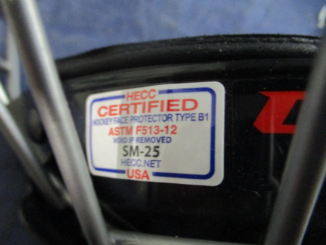 Load image into Gallery viewer, Used CCM FM50 Hockey Face Mask Size Medium
