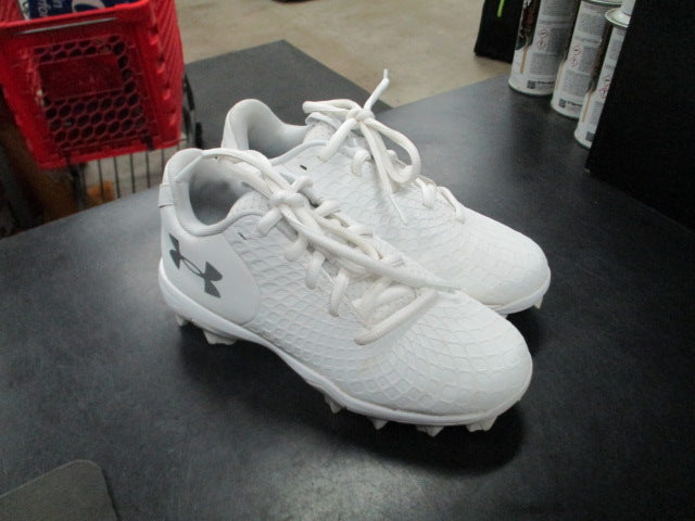 Load image into Gallery viewer, Used Under Amour Glyde 2.0 youth cleats in white size 1Y very light use
