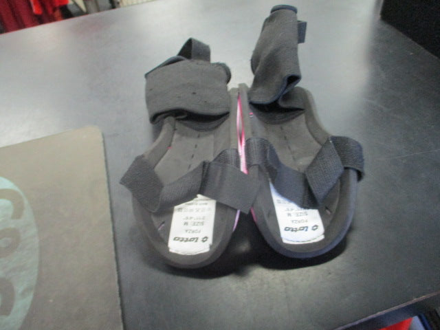 Load image into Gallery viewer, Used Lotto Youth Medium 3'11" - 4'6" Soccer Shin Guards
