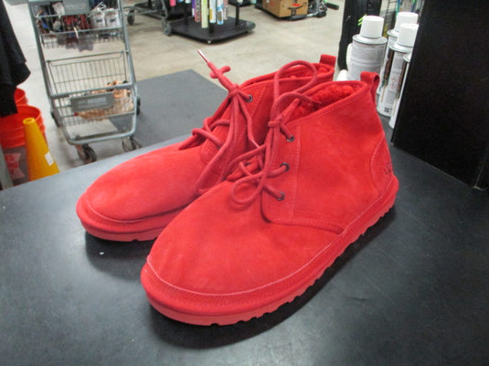 Used UGG Neumel Chukka Boot in Red Size 12