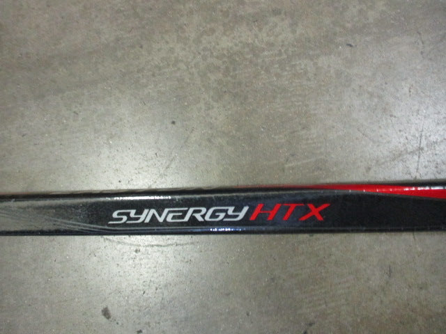 Load image into Gallery viewer, Used Easton Synergy HTX Hockey Stick 63&quot; RH
