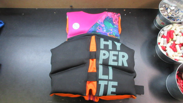 Load image into Gallery viewer, Used Hyperlite Life Vest - Youth
