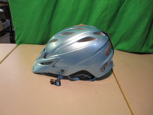 Used Giro G10 MX S153 Size Medium Snow helmet Light blue