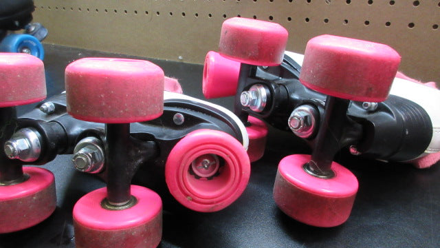 Load image into Gallery viewer, Used Riedell Wave Size 10 Junior Quad Roller Skates
