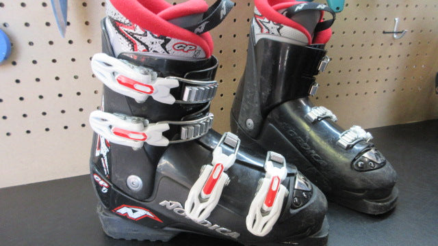 Load image into Gallery viewer, Used Nordica GP TJ Junior Ski Boots - Size 23.5
