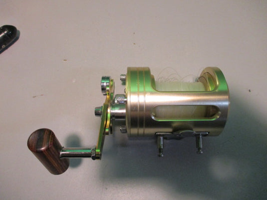 Used Shimano Designed For Professionals Triton mark II Gold FISHING REEL
