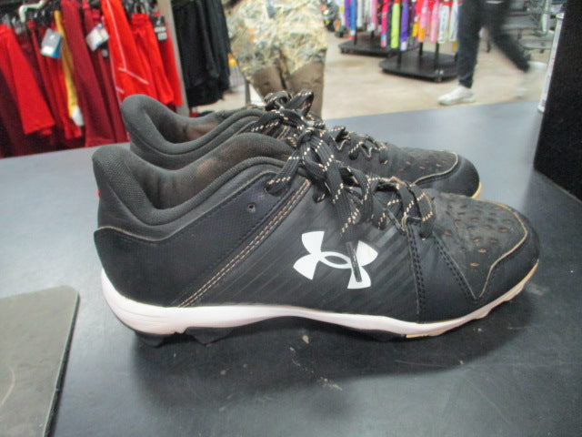 Load image into Gallery viewer, Used Under Armour Leadoff Size Youth 5.5 Cleats

