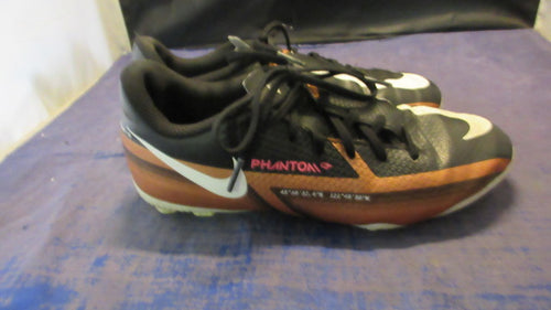 Used Nike Phantom Soccer Cleats Youth Size 4 - worn