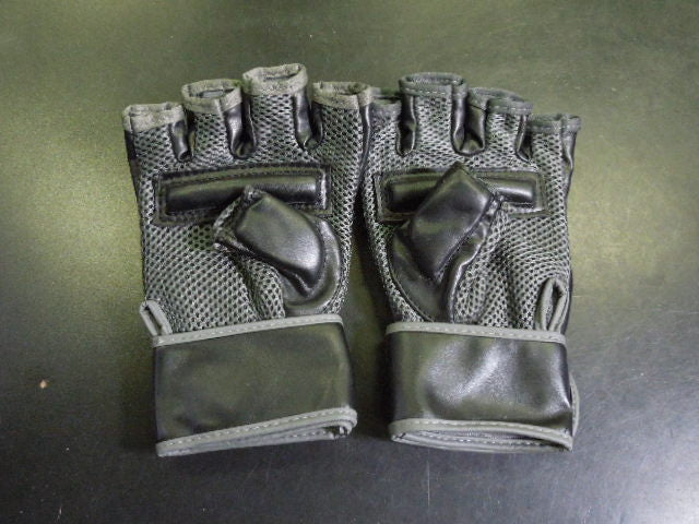 Load image into Gallery viewer, Used Everlast Pro Style MMA Grappling Gloves OSFM

